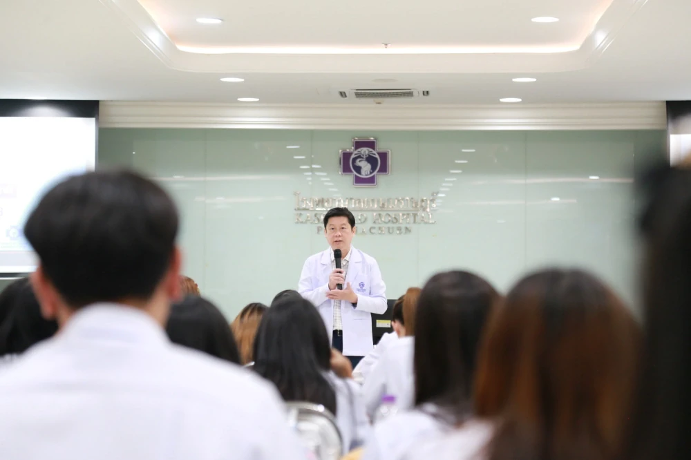 Kasemrad Hospital Prachachuen Welcomes Faculty and Students from Dhurakij Pundit University for a Study Visit