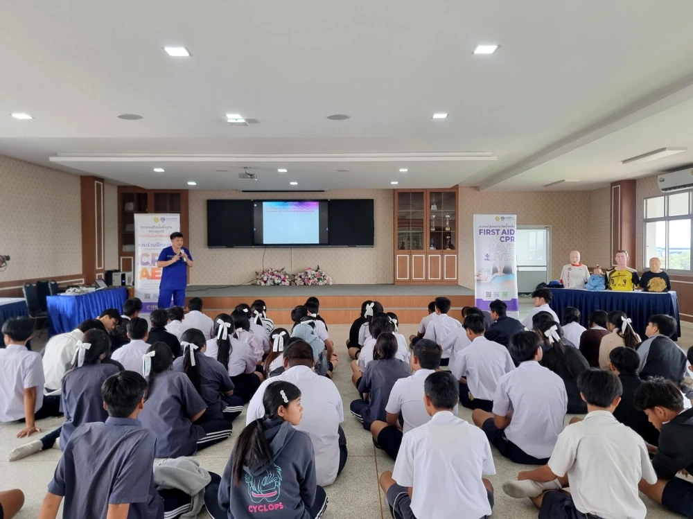 Kasemrad International Hospital Rattanatibeth Provides Basic First Aid and CPR Training at Ratchawinit Nonthaburi School