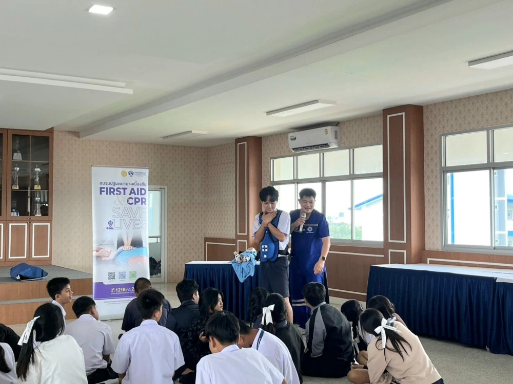 Kasemrad International Hospital Rattanatibeth Provides Basic First Aid and CPR Training at Ratchawinit Nonthaburi School