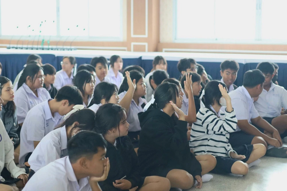 Kasemrad International Hospital Rattanatibeth Provides Basic First Aid and CPR Training at Ratchawinit Nonthaburi School