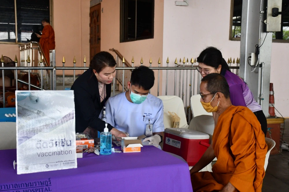 Kasemrad Hospital Ramkhamhaeng Provides Influenza Vaccination to Monks and Novices at Wat Sriboonruang