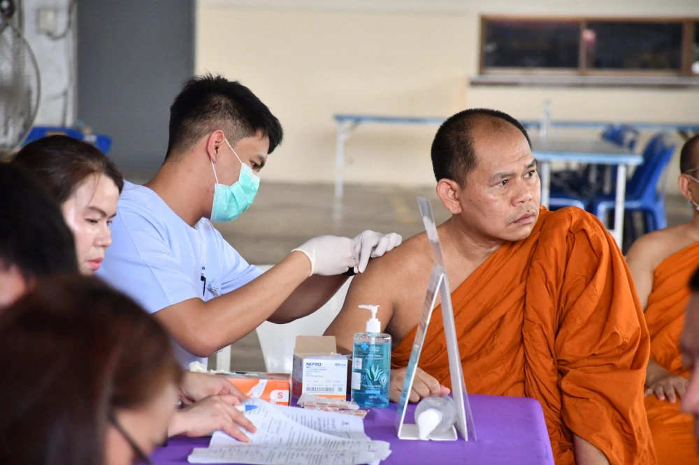 Kasemrad Hospital Ramkhamhaeng Provides Influenza Vaccination to Monks and Novices at Wat Sriboonruang
