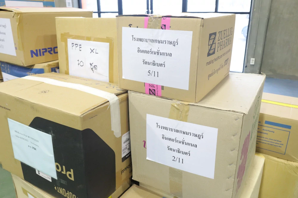 BCH Delivers Coverall PPE to Bueng Yitho Medical and Rehabilitation Center, Pathum Thani Province