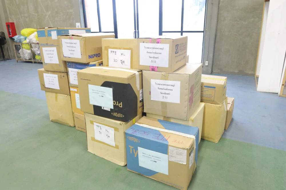 BCH Delivers Coverall PPE to Bueng Yitho Medical and Rehabilitation Center, Pathum Thani Province